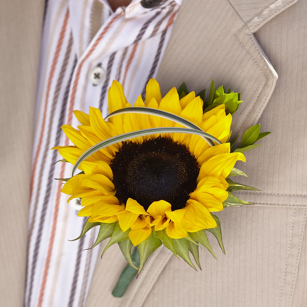 Free Spirit Boutonniere – A Little Bit Of Love, Hanover PA