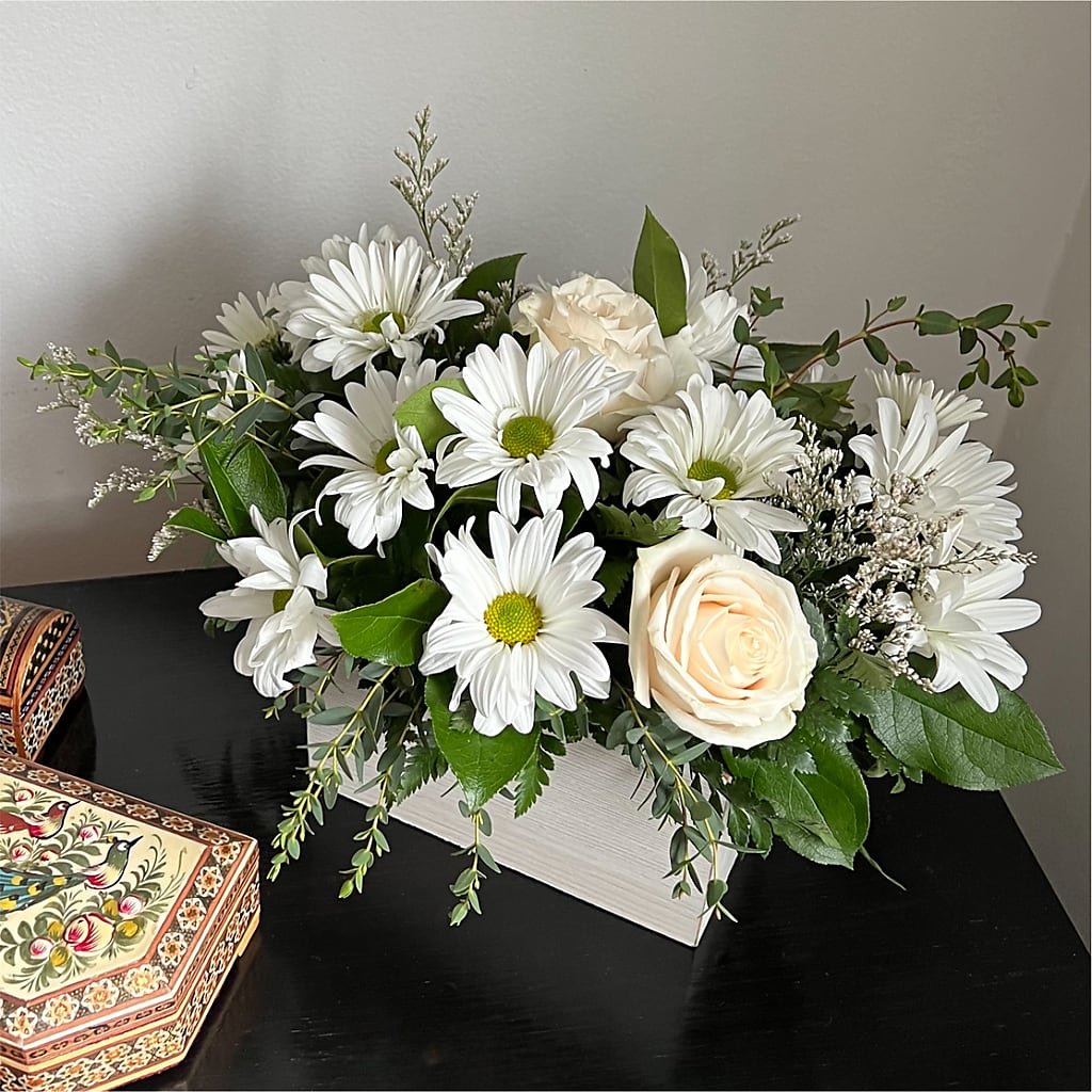 Fresh Linen Box Bouquet –  A Little Bit Of Love, Hanover PA