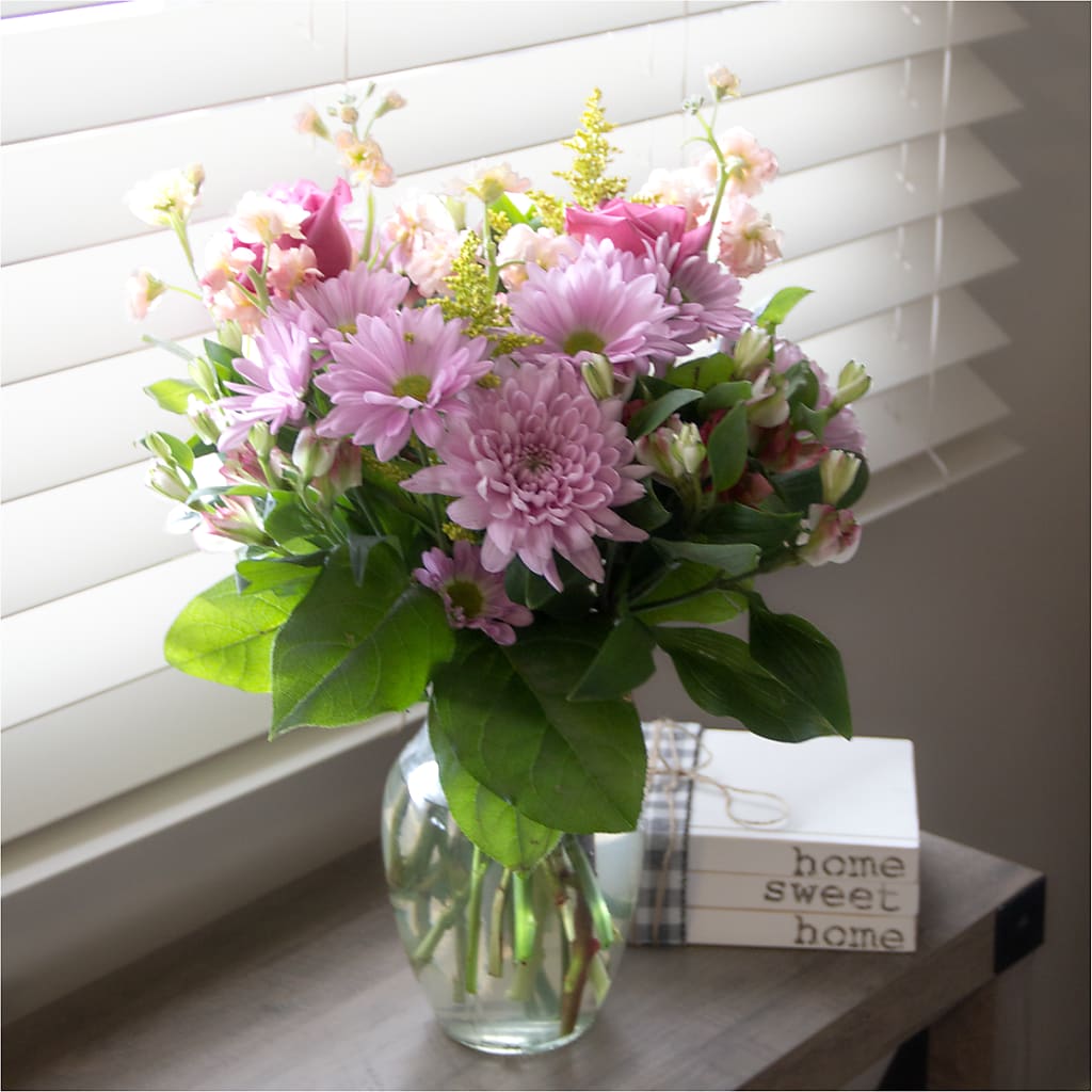 Pastel Tradition - A Florist Original –  A Little Bit Of Love, Hanover PA