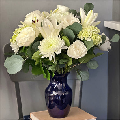 Snowy Dreams Bouquet –  A Little Bit Of Love, Hanover PA
